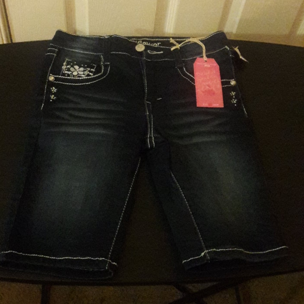 Girl's Wallflower brand new jean shorts NWT